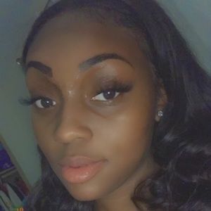 Meet your Posher, Divika